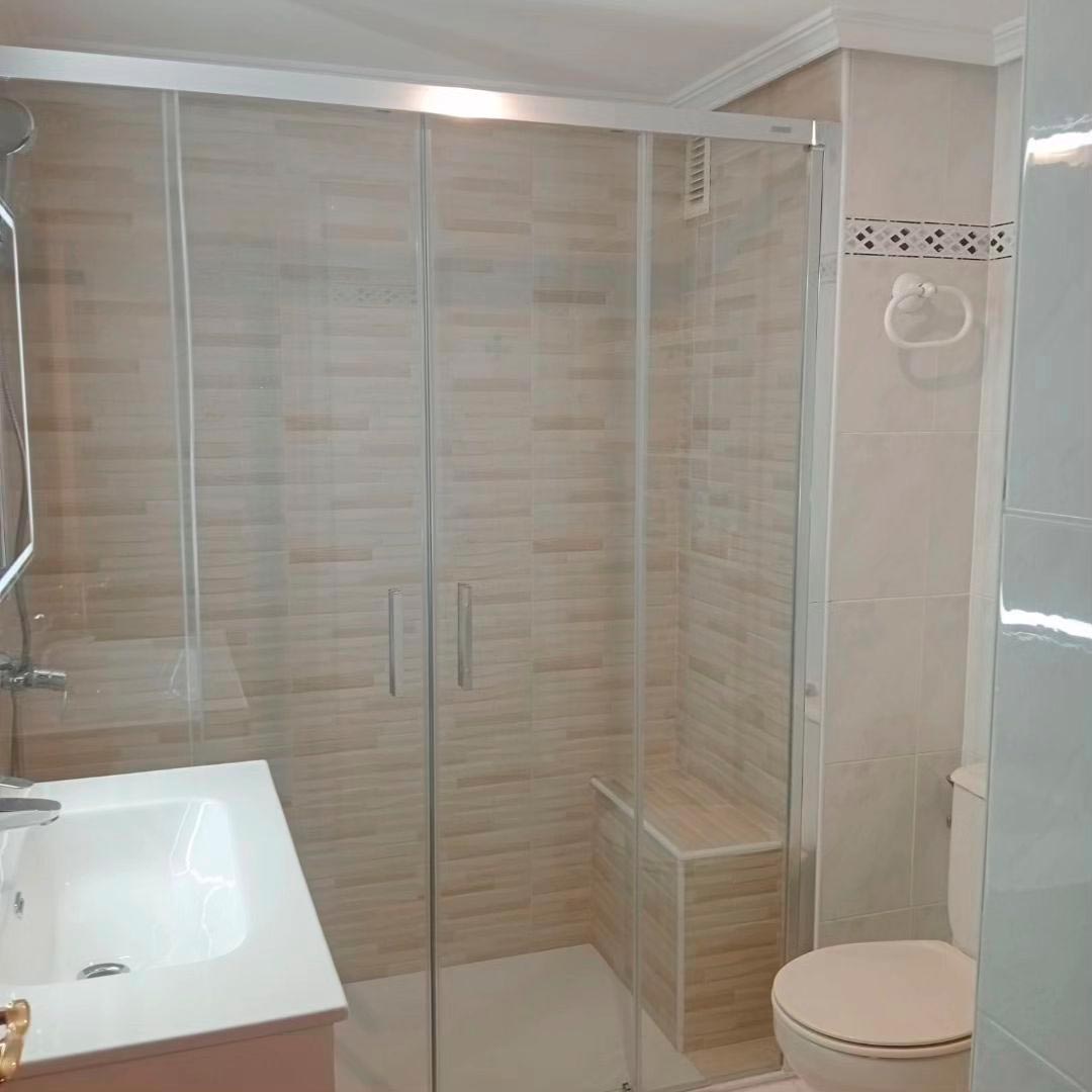 FG Multiservicios baño